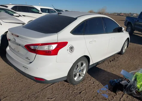 2014 Ford Focus Se z USA, uszkodzony, nr VIN 1FADP3F2XEL175830